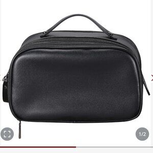 Travel Toiletry Bag with Gift Box.  NEW